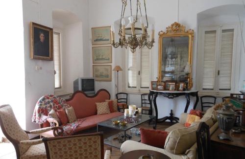 Paleopolis Apartamento | Mansion at Chora in Andros
