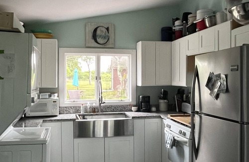 New Shoreham Casa | Compuesto privado 1/4 milla CAMINAR A MANSION BEACH.