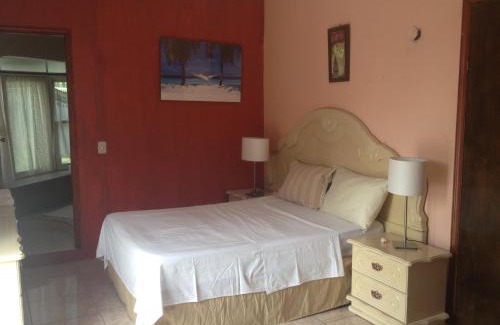 Alfredo V. Bonfil Cama Y Desayuno | Mansion Giahn Bed & Breakfast