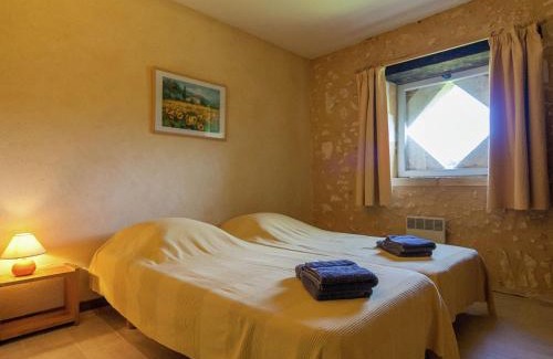 Saint-Georges-de-Montclard Casa | Mansion in Aquitaine with Private Pool