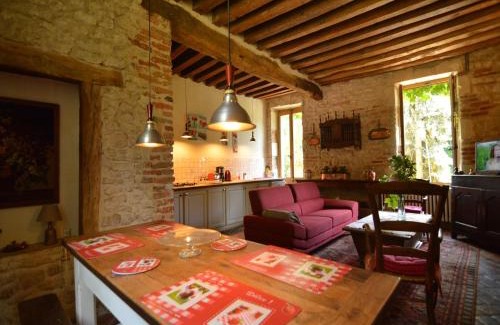 Champvert Casa | Mansion in Champvert with Pond View Terrace