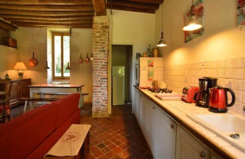 Champvert Casa | Mansion in Champvert with Pond View Terrace