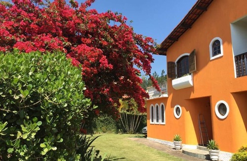 Mairinque Casa | Mansión en cond. cerrado con piscina, campo de fútbol y una vista de zona verde