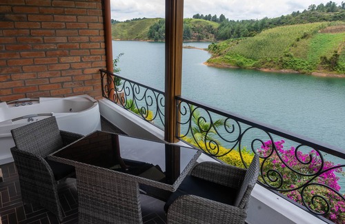 Zona Rosa Villa | Mansión en Guatapé - Colombia