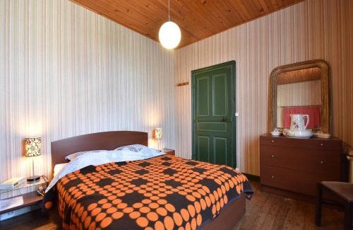 Martigny-le-Comte Casa | Mansion in Martigny with Heated Pool & Vineyards