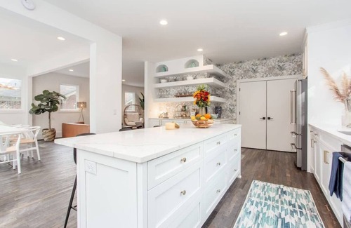 Morningside-Lenox Park Casa | Mansion on Monroe/Pool/Custom Everything/Sleeps 15