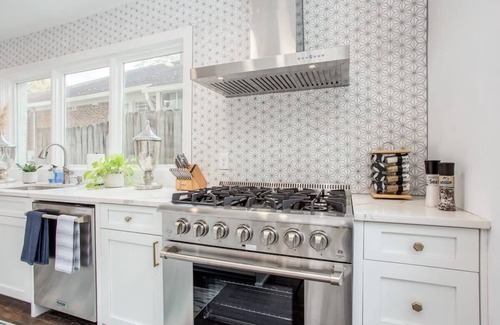 Morningside-Lenox Park Casa | Mansion on Monroe/Pool/Custom Everything/Sleeps 15
