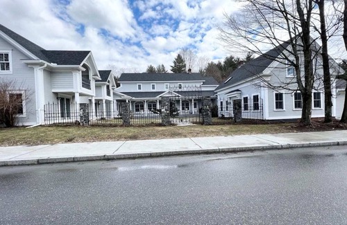 Eastern Vermont Casa | Mansion w/Game Room, Pool, 2 Hot Tubs, Theater