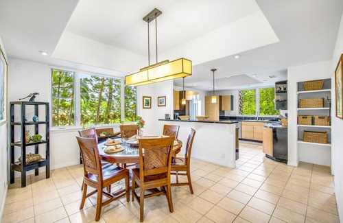 Kailua-Kona Casa | Manta Ray Manor - Oceanfront Gated Community, short walk to beach and town.