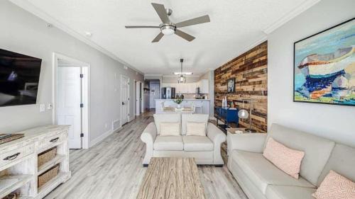 West Panama City Beach Casa | Manta Ray Villa by AvantStay Gulf Front 2 Pools