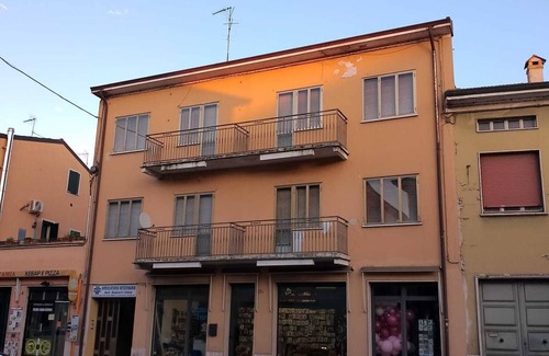 Mantua Apartamento | Mantova sweet home 2-bedroom apartment in phenomenal Mantova with AC, WiFi