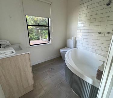 Verrierdale Casa | Mantra Guest House - Noosa Hinterland Stay with Views and Private Deck