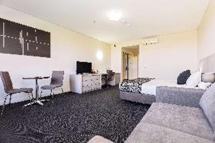 Melton South Hotel | Mantra Melbourne Melton