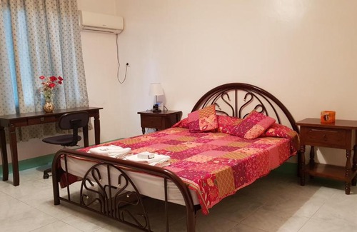 Baybay City Apartamento | Manuela's Home - A Home away from home!