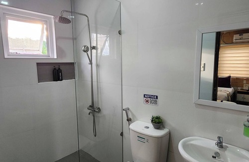 Puerto Princesa City Centre Hotel | Manuela Suites Puerto Princesa near Airport