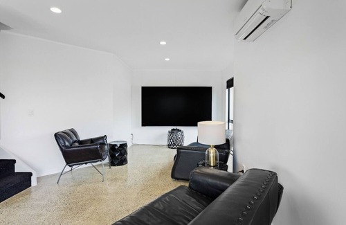 Manukau City Apartamento | Manukau City | Stunning Apt | 3BR 2BA | Heart of Manukau