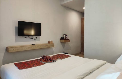 Bukit Cama Y Desayuno | Manuver Surf and Stay Uluwatu Bali