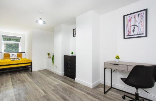 Wakefield Apartamento | Manygates by Alt-Stay Accommodation - 4 Bed Ground Floor Apartment Ideal For Workforces & Relocations - Weekly & Monthly Rates Available