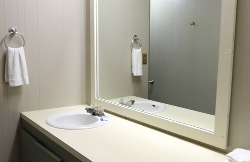 Royal Cabina | Maple 22 Kitchenette