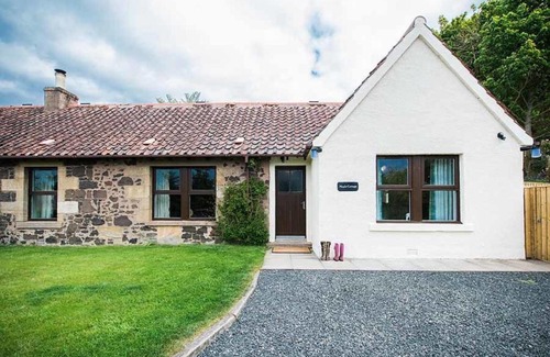 Cupar Casa | Maple Cottage with Hot Tub near Cupar Fife