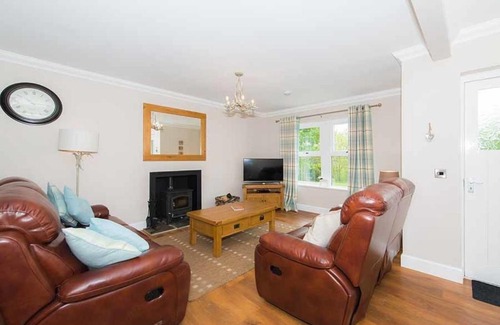 Cupar Casa | Maple Cottage with Hot Tub near Cupar Fife