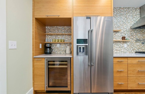 Martinez Park Casa | Maple Courtyard - Old Town w/ King Suite & Piano