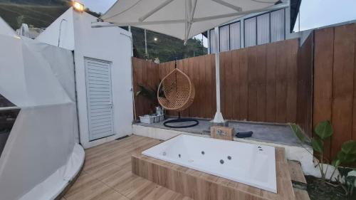 Ngamprah Otro | Maple Dome Glamping