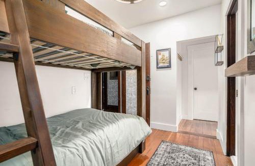 Upper Telegraph Casa | Maple Family Suite