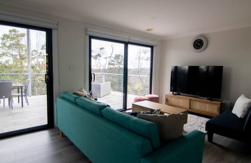 Wentworth Falls Casa | Maple Grove big house quiet enclave amazing views