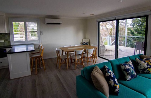 Wentworth Falls Casa | Maple Grove big house quiet enclave amazing views