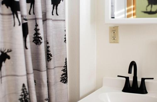 Finland Hotel | Maple Grove Lodging