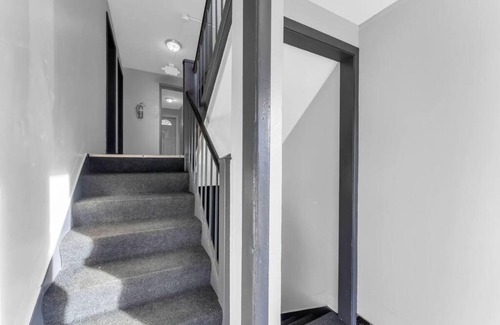 Maple Heights Apartamento | Maple Heights Getaway