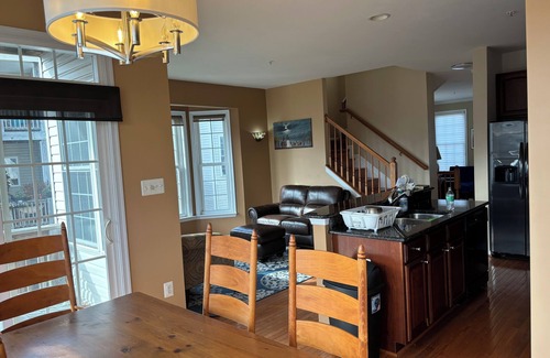 Scaggsville Casa | Maple Lawn Gem, sunny, 3-bedroom, walk to shops, next to Maple Lawn, Food Lion
