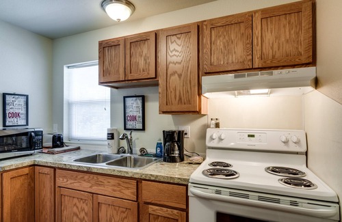 West Central Apartamento | Maple Leaf Manor Suites