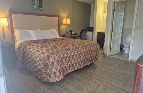 New Milford Hotel | Maple Leaf Motel