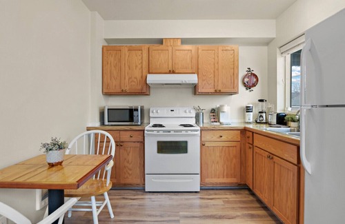 West Central Apartamento | Maple Manor Urban Retreat