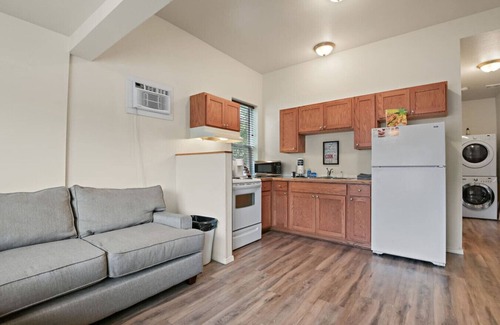 West Central Apartamento | Maple Manor Urban Sanctuary