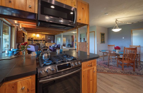 Woodland Cama Y Desayuno | MapleRidge House: A BnB For All Seasons!