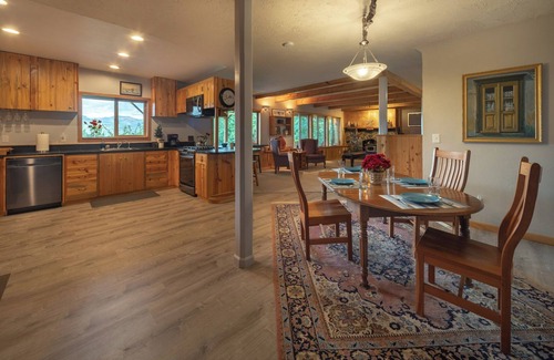 Woodland Cama Y Desayuno | MapleRidge House: A BnB For All Seasons!