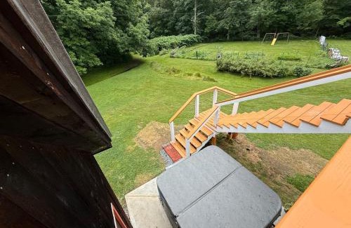 Hancock Chalet De Esquí | MapleVilla