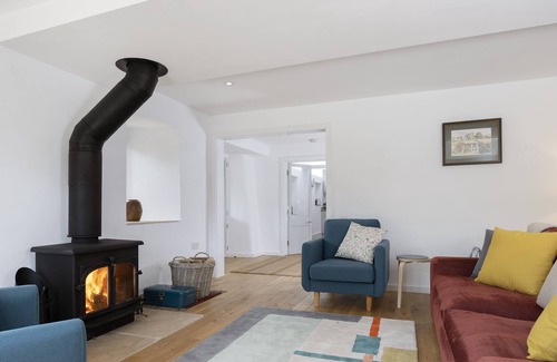 Stroud Casa | Maplewood Barn sits on a quiet lane in the picturesque village of Bisley. Steeped in history this be