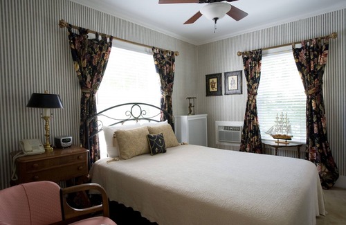 Saugatuck Cama Y Desayuno | Maplewood Hotel