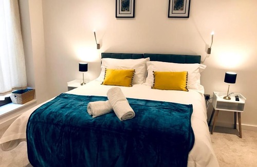 St Albans Casa | Maplewood luxurious one-bed flat with free parking