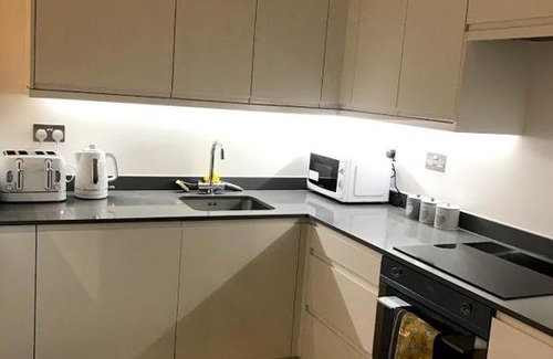 St Albans Casa | Maplewood luxurious one-bed flat with free parking