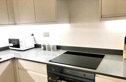 St Albans Casa | Maplewood luxurious one-bed flat with free parking
