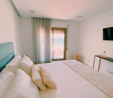 Marinha das Ondas Casa | Maré Viva Bed & Breakfast