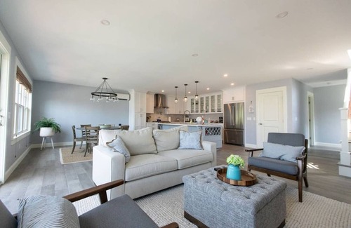 Easton's Point Casa | Moderna casa costera a tan solo 2 minutos de la playa.