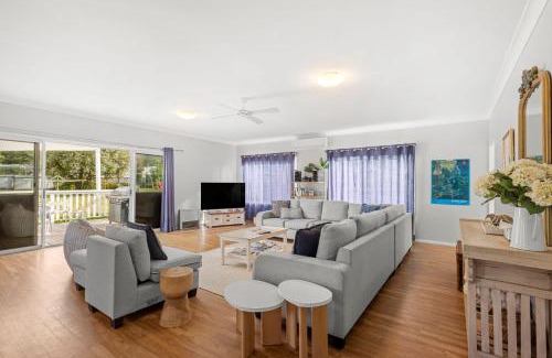 Callala Beach Casa | Mar-Lins - Pet Friendly - 2 Mins Walk to Beach