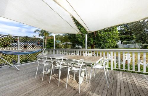 Callala Beach Casa | Mar-Lins - Pet Friendly - 2 Mins Walk to Beach