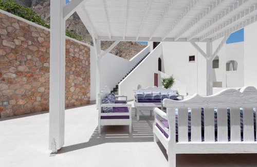 Kamari Hotel | MAR n MAR CROWN HOTEL-SUITES